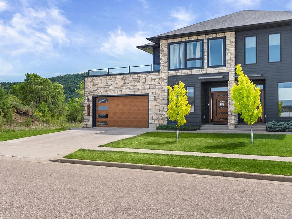 1st image of 3013 Red Clover STREET