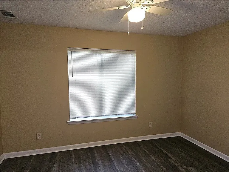 3375 Galleria Dr #7 — Photo 7