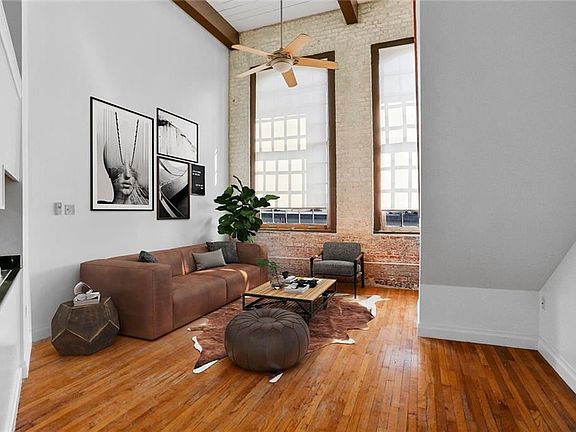 3rd image of 920 Poeyfarre St APT 427