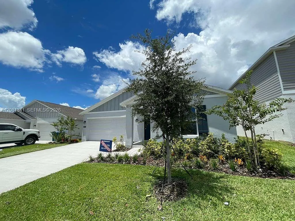3 bed, 2.0 bath, 1487 sqft, $2,000 — Photo 2