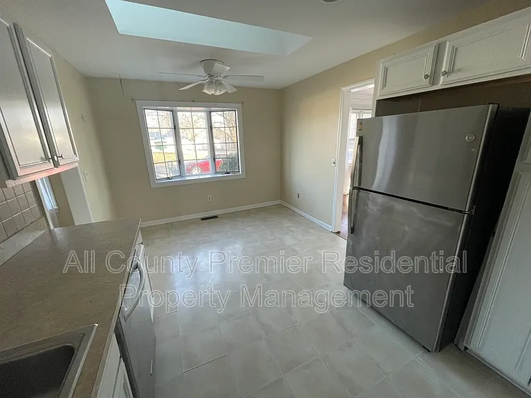 3138 Powhatan Ave — Photo 5