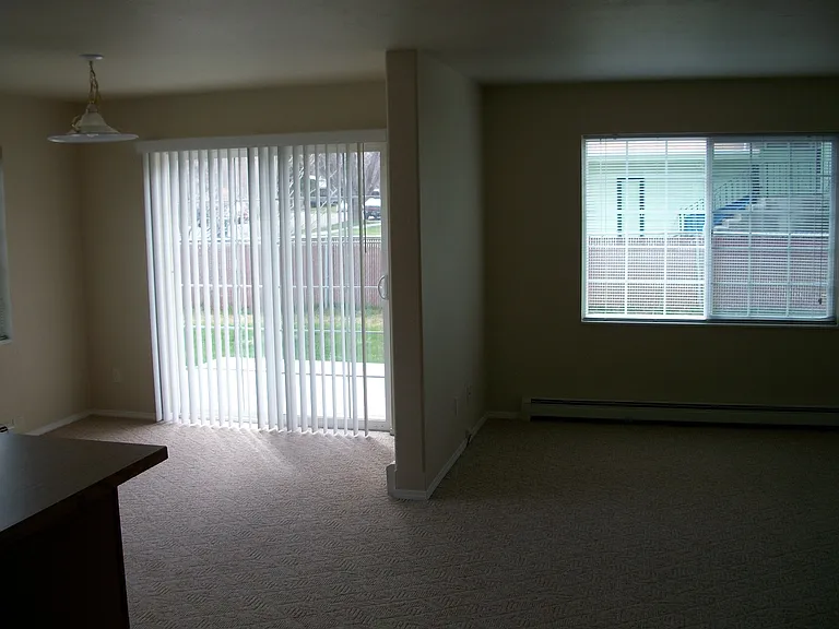 1304 W Babcock St #B — Photo 16