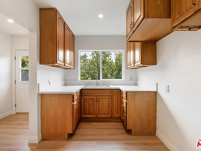 1720 N Avenue 45 — Photo 14