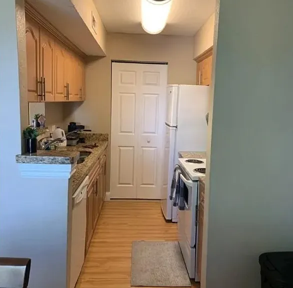 2835 Winkler Ave #209 — Photo 5