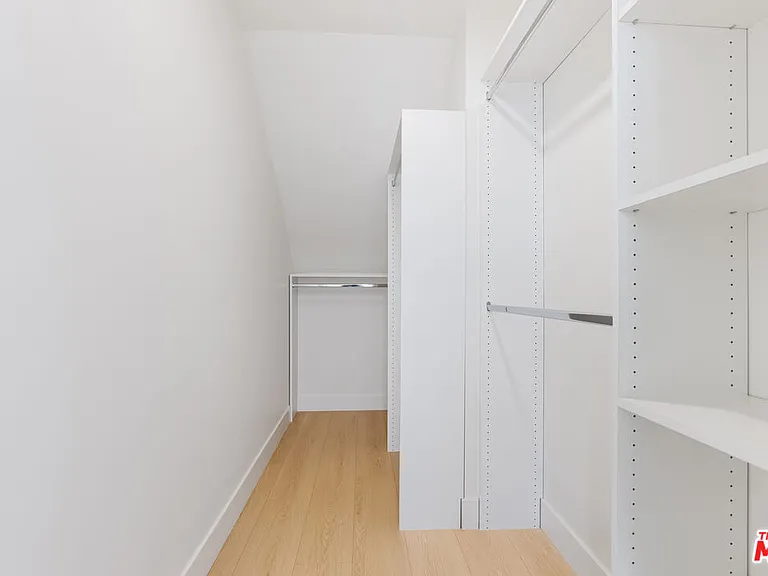 8561 Belmont St #7 — Photo 9