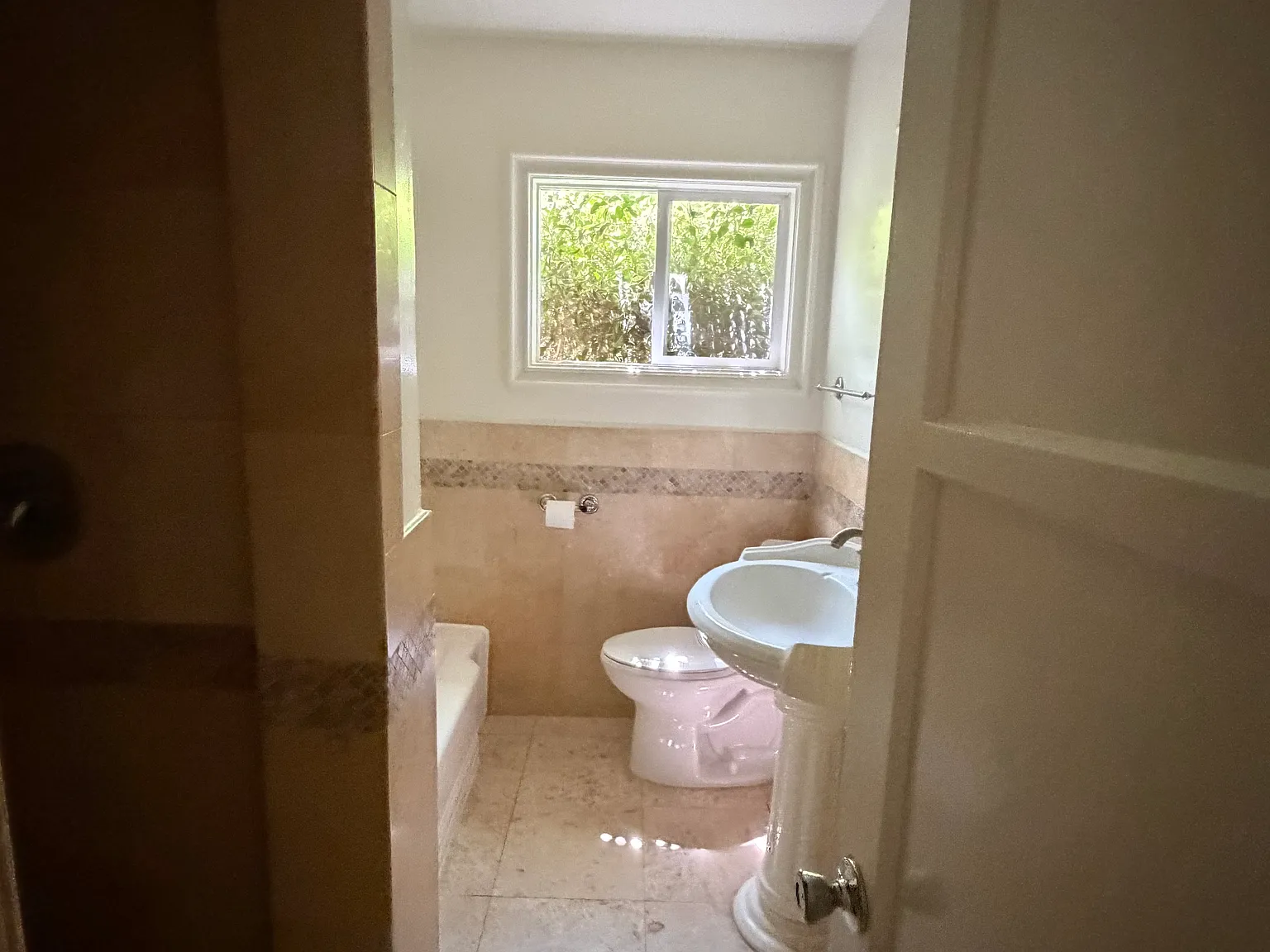 2 bed, 1100 sqft, $2,700 — Photo 4