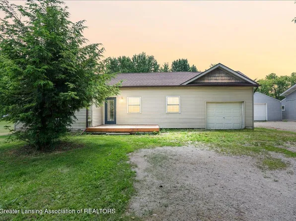 5136 Bell Oak Rd, Webberville, MI 48892