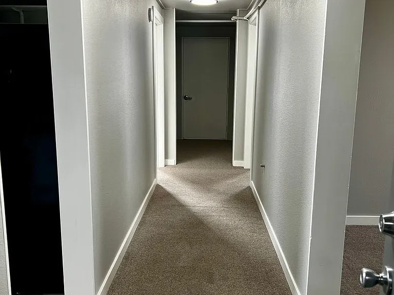 401 NW Bailey Ave #201 — Photo 15