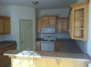 424 Eisenhower Rd, Baldwin City, KS 66006