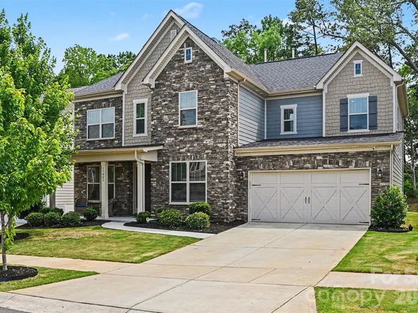 13009 Regent Grove Ln, Huntersville, NC 28078