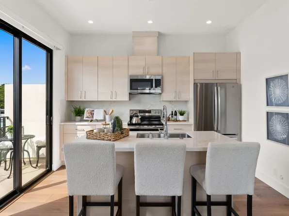6946 Glidden St #203, San Diego, CA 92111