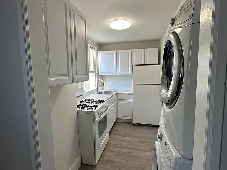 517 Cathedral St #5 — Photo 12