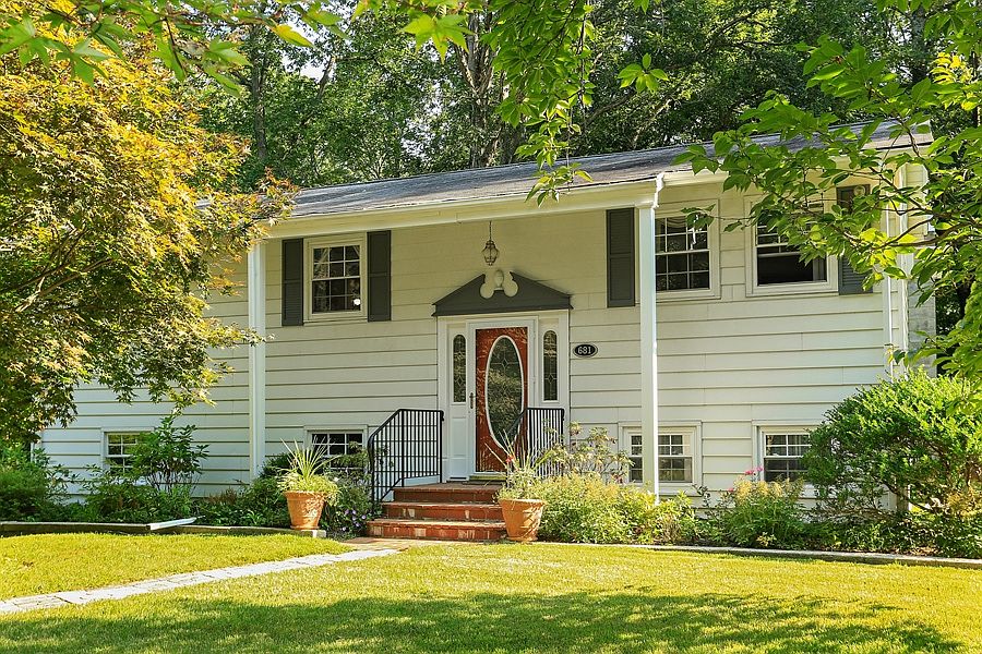 1st image of 681 Viewland Dr