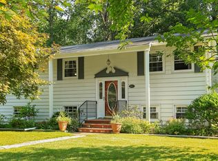 681 Viewland Dr, Yorktown Heights, NY 10598