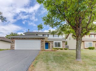 1205 Haverhill Cir, Naperville, IL 60563