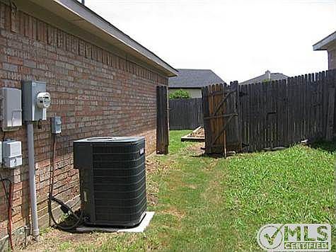 2nd image of 7901 Shoshoni Dr