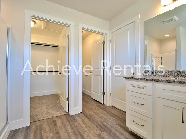 2049 N 380 E — Photo 8