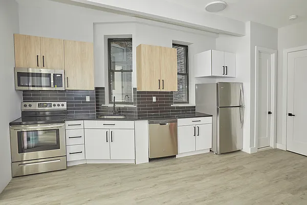 Rented by Compass | media 32