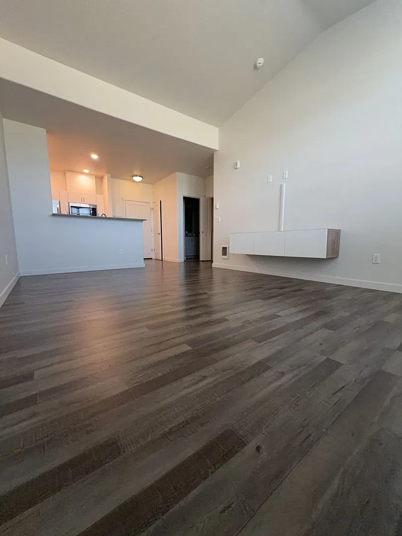 Charming 1-Bedroom Condo in Desirable NW Portland In-Unit Laundry & Extra Storage! — Photo 4