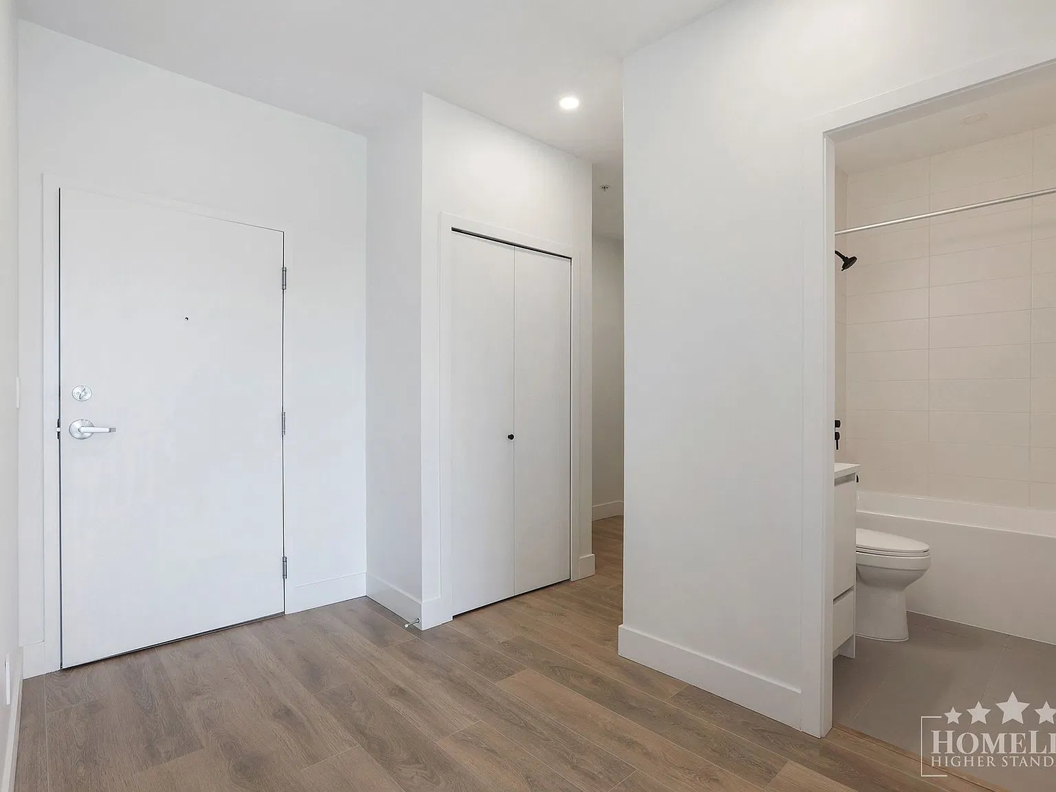 8496 120 St - 403 Surrey — Photo 2