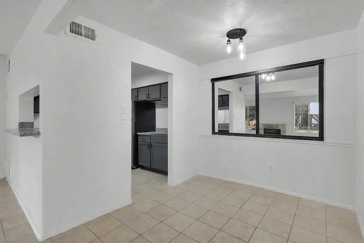 Building Photo - 12610 Ashford Meadow Dr #B