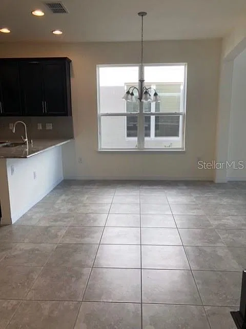 4 bed, 3.5 bath, 2582 sqft, $3,190 — Photo 4