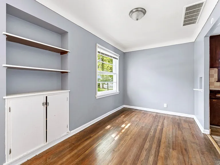 988 Glenside Ave — Photo 5