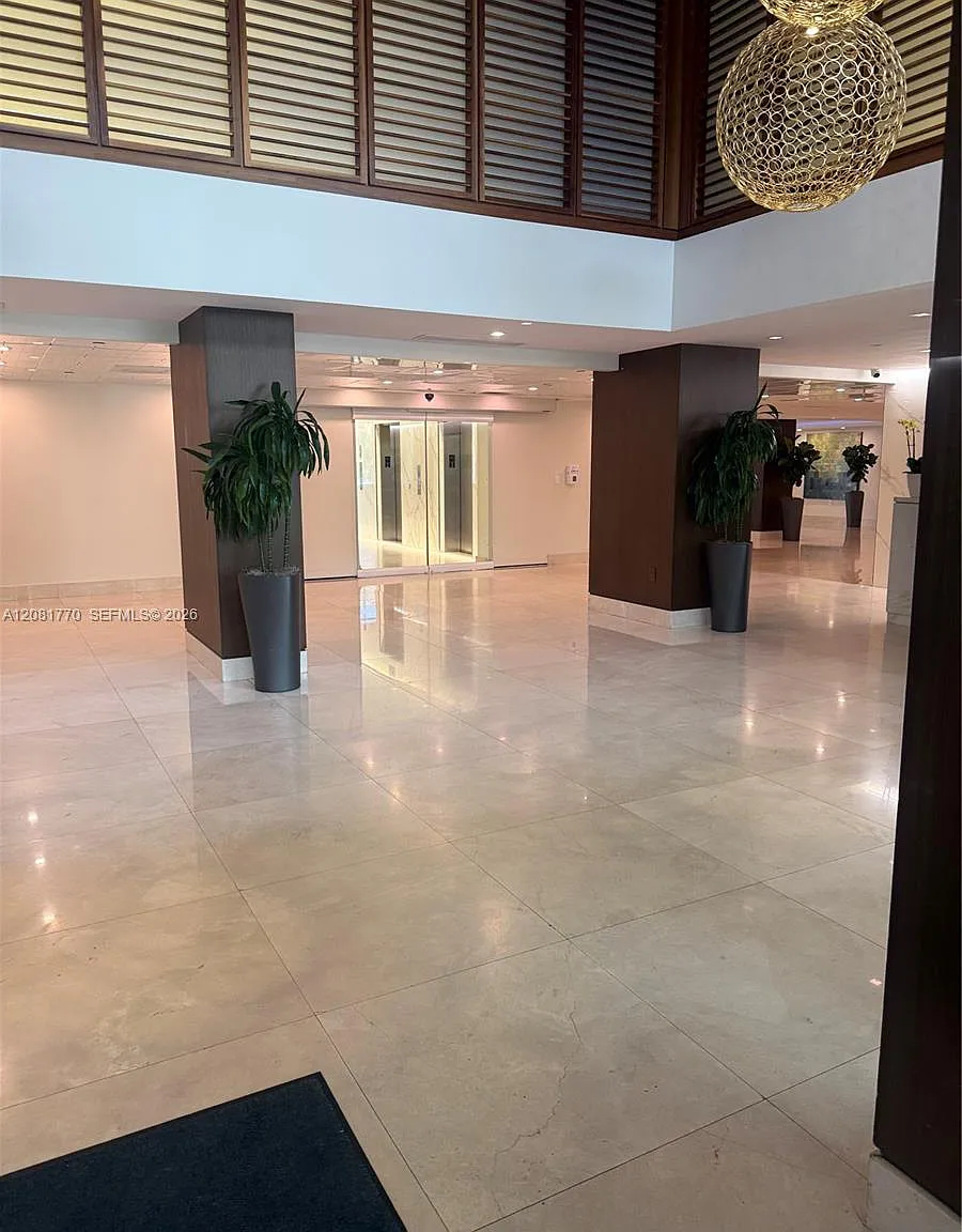 Brickell Key Ii Condo — Photo 3