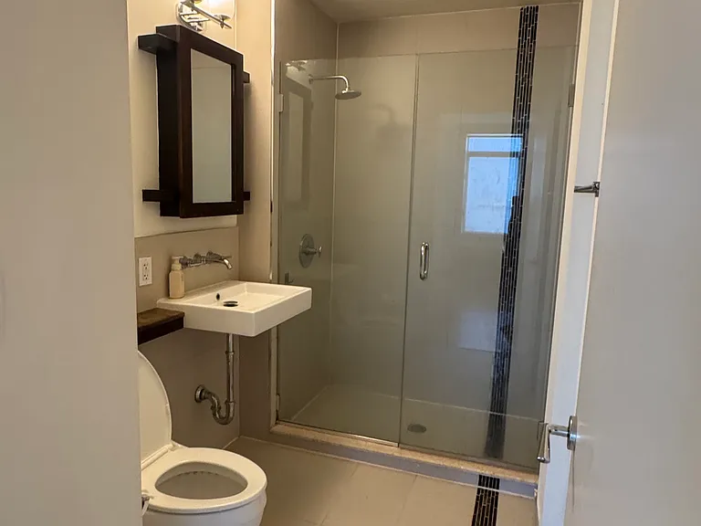 224 Richmond Ter #8B — Photo 6