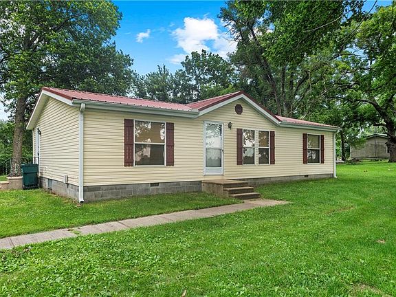 2nd image of 18509 S 1600th Rd