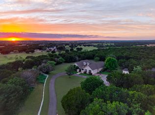 6813 Running Deer Ct, Granbury, TX 76049