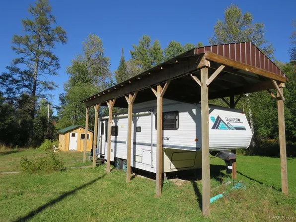 25483 Nelson St, Michigamme, MI 49861