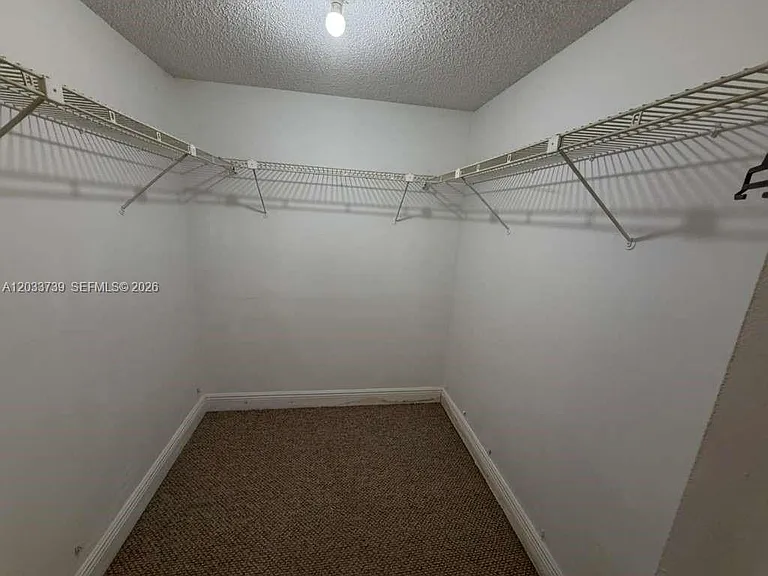 140 Lakeview Dr #211 — Photo 5