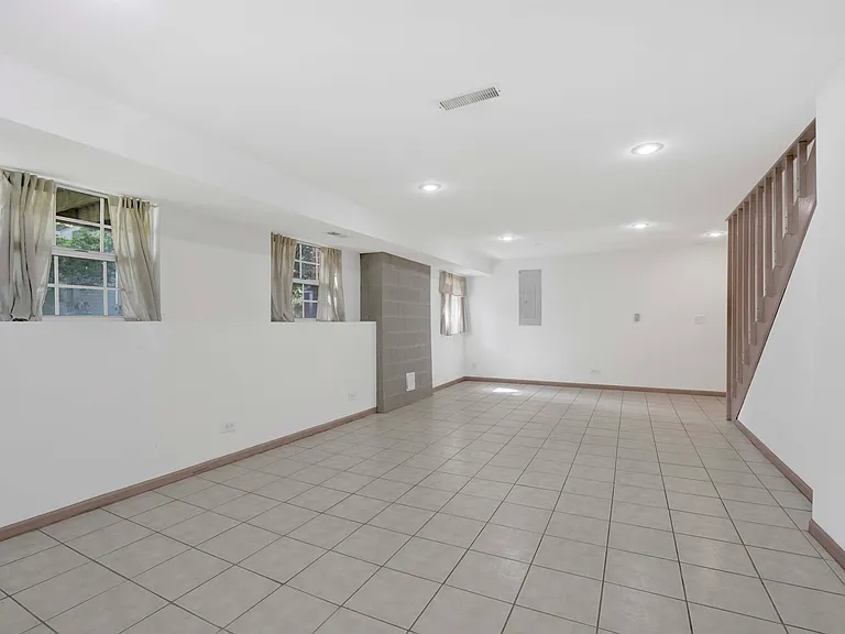 2164 Seaver Ln — Photo 29