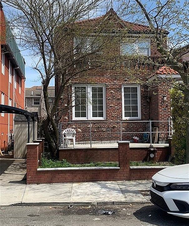 1st image of 4115 Manhattan Ave
