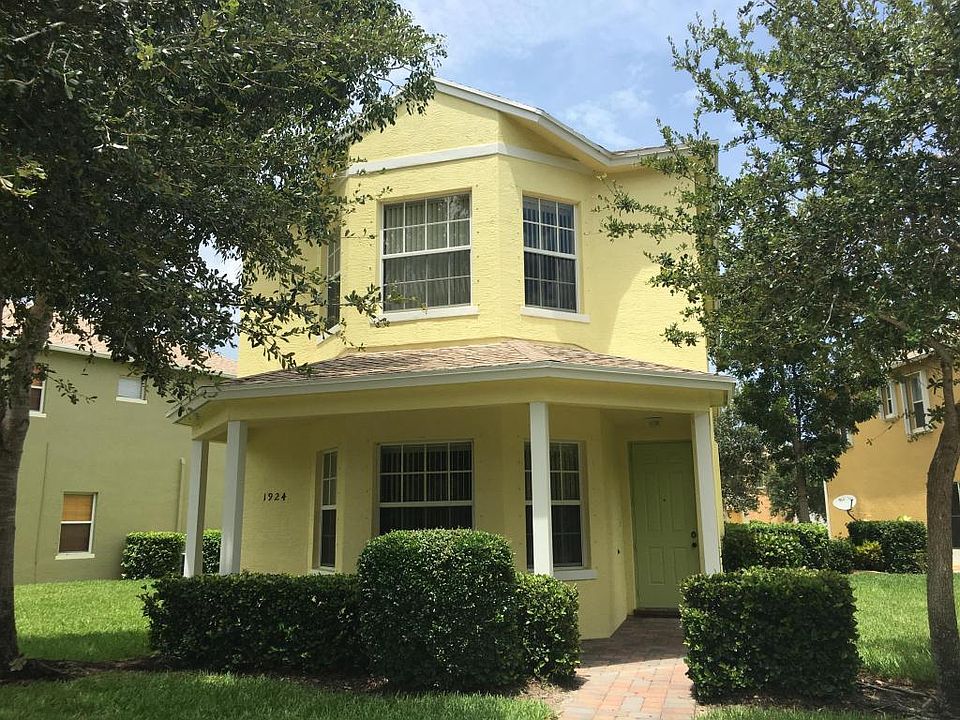 1st image of 1924 SE Grand Dr