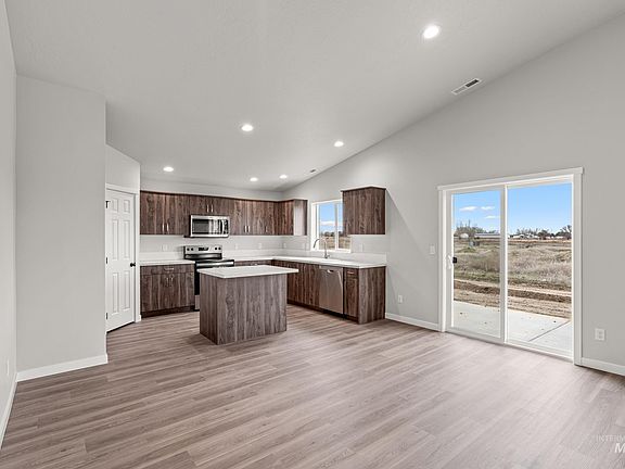 3rd image of 1449 Covington St