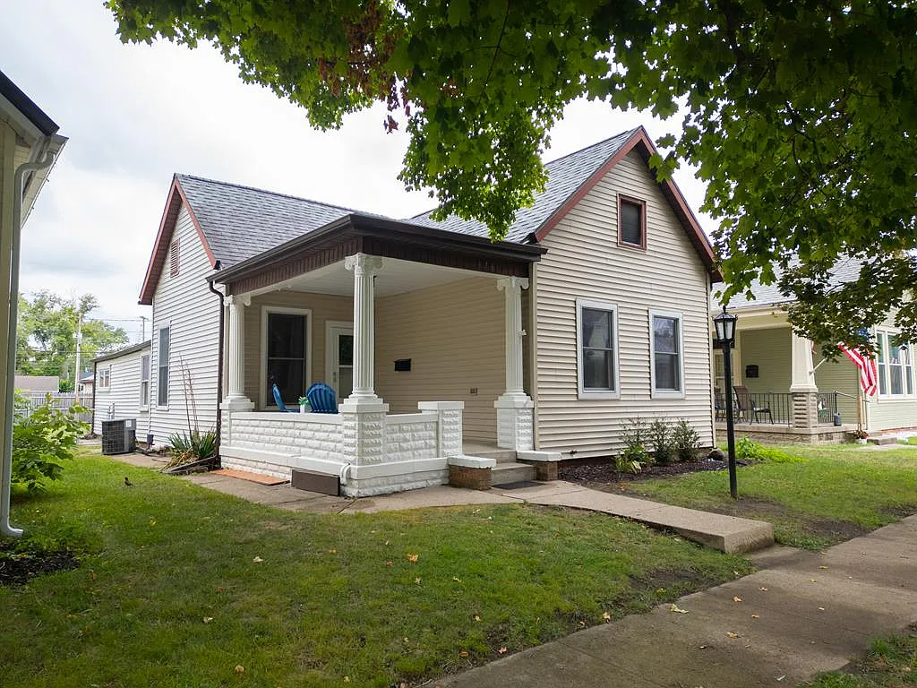 176 Plum St photo 1