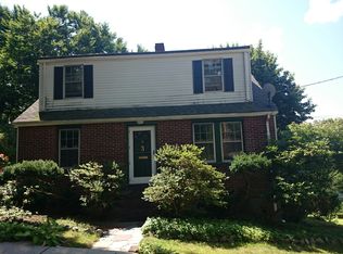 3 Hackensack Cir, Chestnut Hill, MA 02467