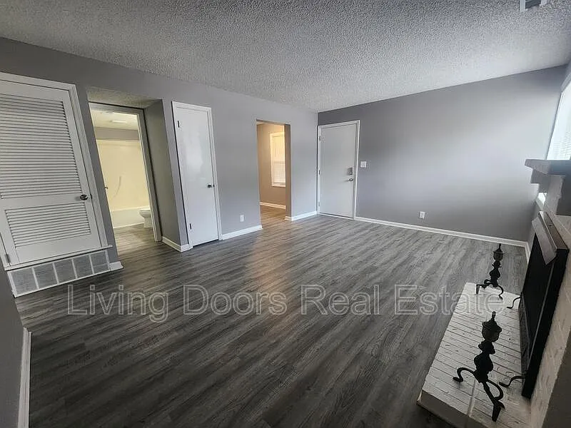 2 bed, 1.0 bath, 710 sqft, $795 — Photo 4