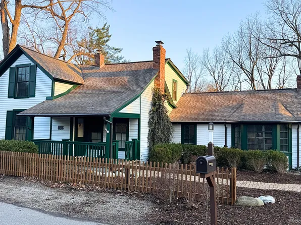26111 Carol Ave, Franklin, MI 48025