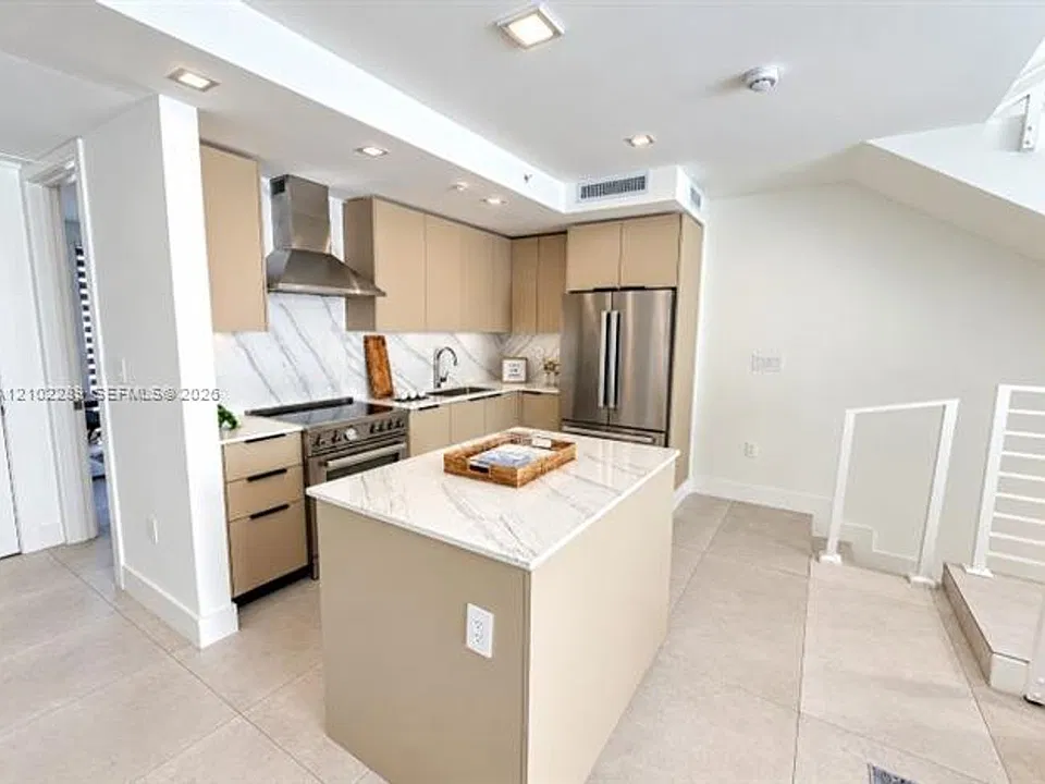 721 SW 11th St #Townhouse B