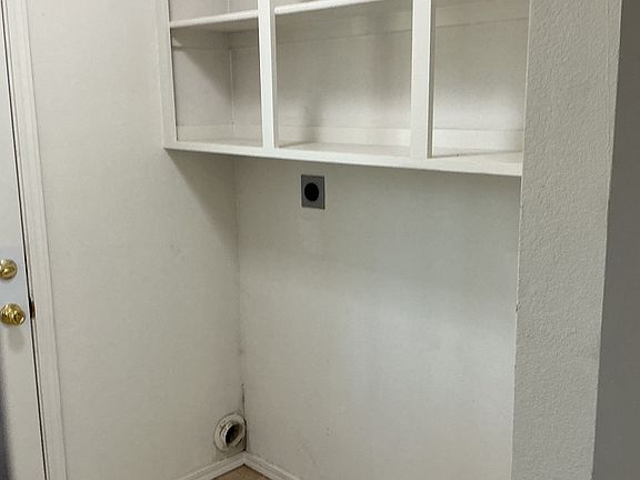 2nd image of 4823 S Victor Ave