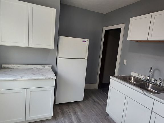 5th image of 515 N Howard St APT 3