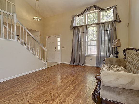 4th image of 20907 W Brentwood Ct