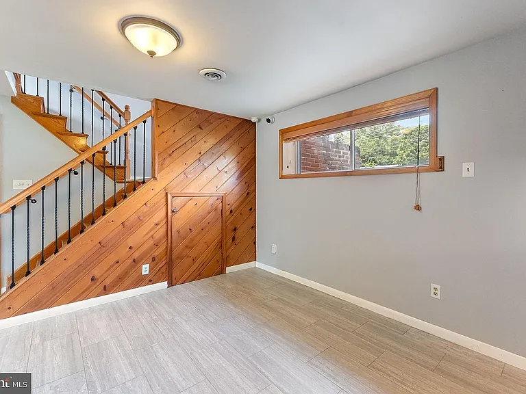 218 Belmont Dr SW — Photo 16