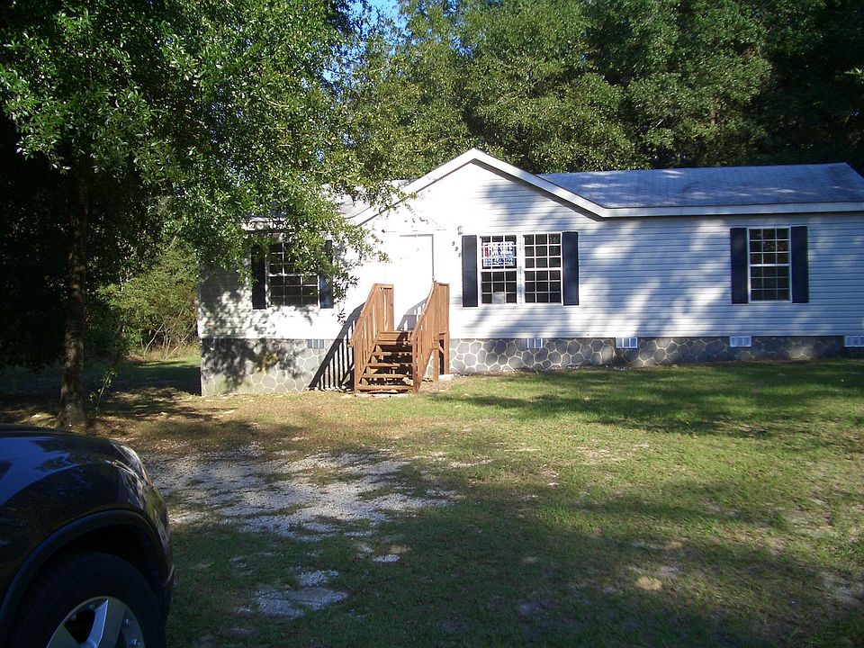 Newer 2004 home with 1.2 acres