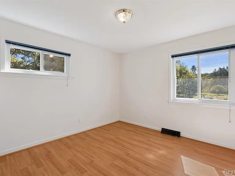 2860 E Coon Lake Rd — Photo 20
