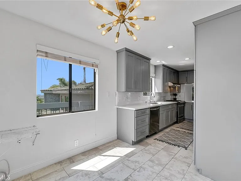 2215 Molino Ave #2215B — Photo 5