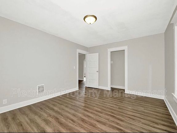 5th image of 809-11 N Oakland Ave